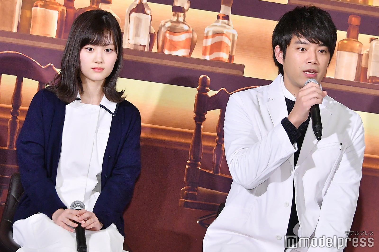 山下美月、三浦貴大／「神酒クリニックで乾杯を」（C）モデルプレス