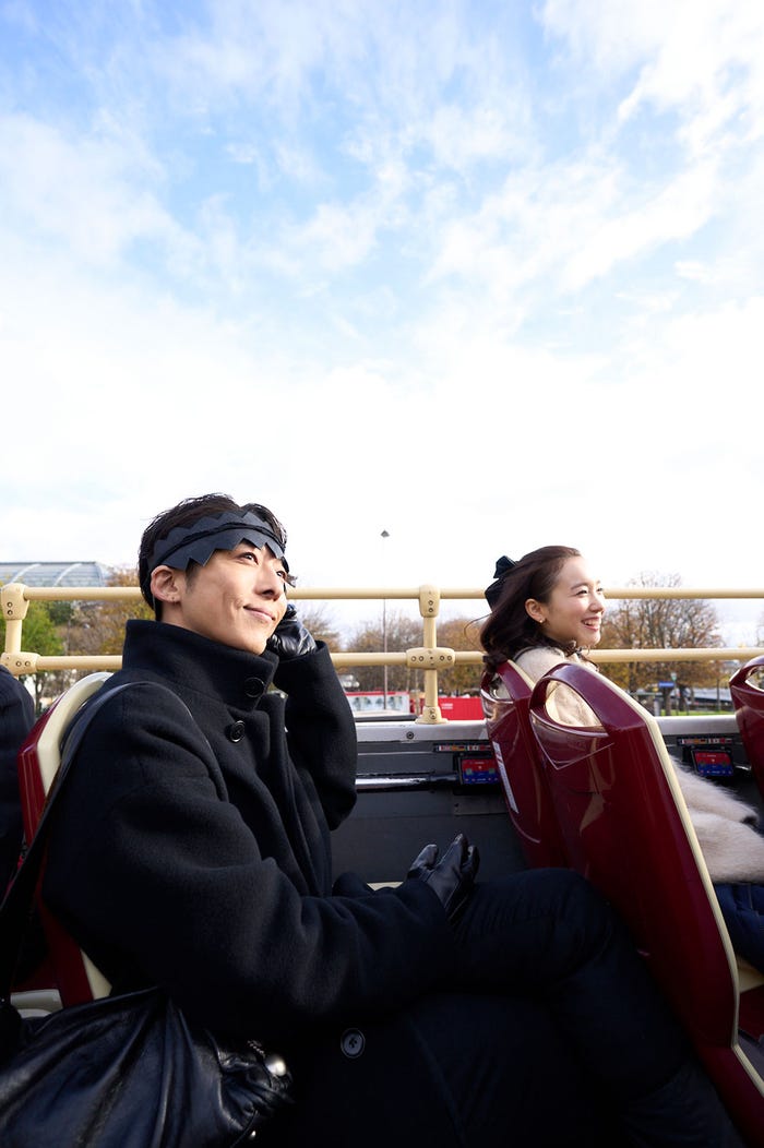 高橋一生、飯豊まりえ(C)2023「岸辺露伴 ルーヴルへ行く」製作委員会(C)LUCKY LAND COMMUNICATIONS/集英社