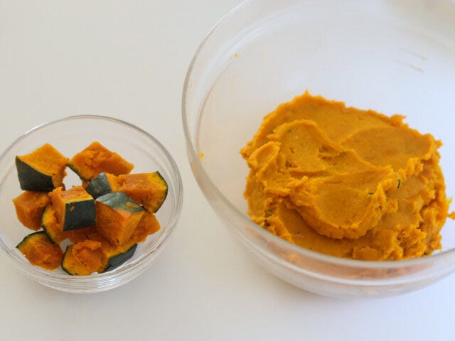 120gはつぶしてプレーンヨーグルトと混ぜ合わせ、残りは1.5cm角程度の角切りにする