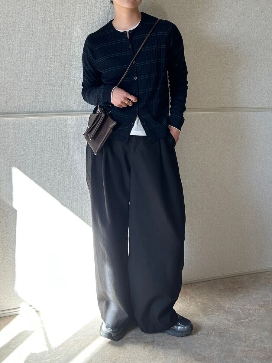 ユニクロ メリノリブクルーネックショートカーディガン ユニクロ メリノリブクルーネックショートカーディガン ワイドパンツNGコーデ