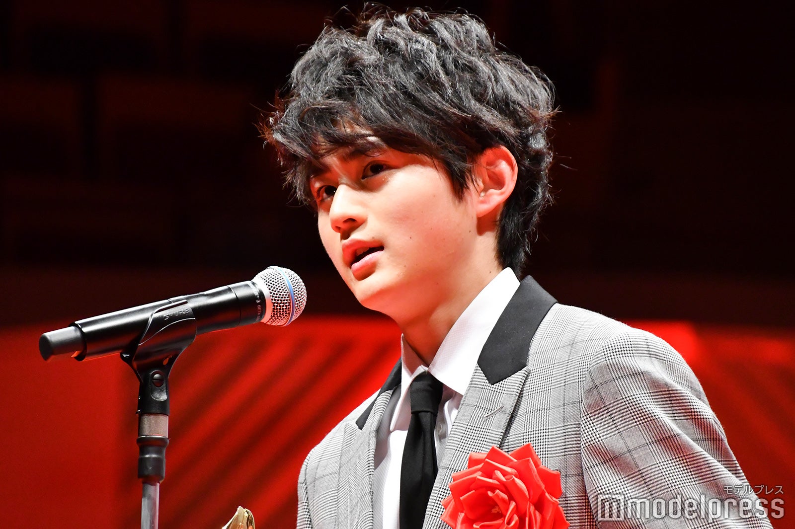 鈴鹿央士、広瀬すずの印象語る「宇宙人みたいな感じでした」＜第74回毎日映画コンクール＞