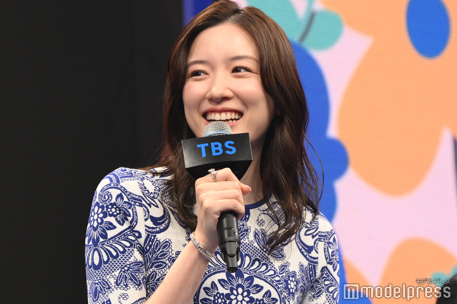 永野芽郁、最近のニュースは“ひとりでお花見”「悪いですかぁ！？」【キャスター】