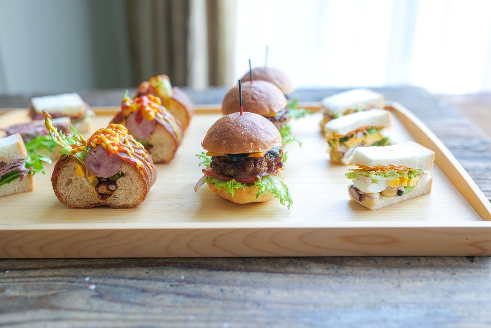 スーパースイーツビュッフェ2021～抹茶とメロンとチョコレート スイーツプレゼンテーション～／画像提供：ニュー・オータニ