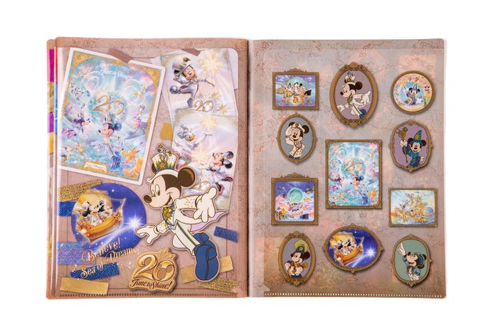 クリアホルダー 800円(C)Disney