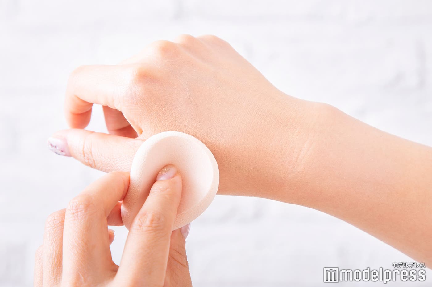 肌になじんで自然な仕上がり(C)モデルプレス
