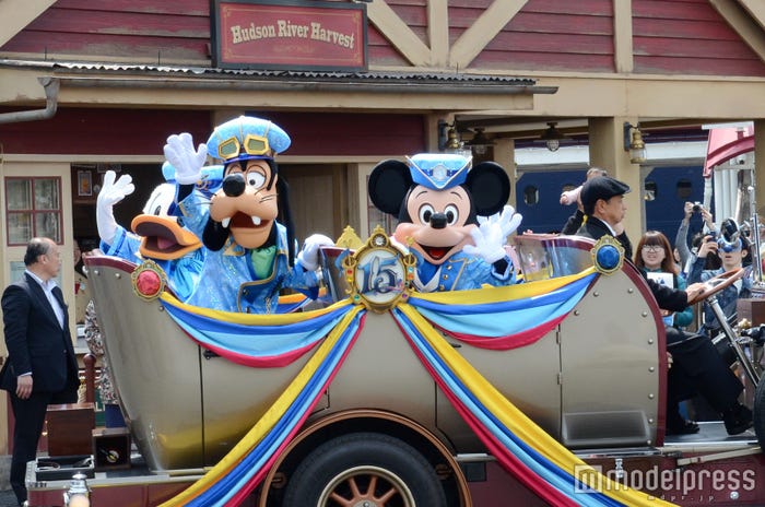 “ザ・イヤー・オブ・ウィッシュ”グリーティングドライブ/「東京ディズニーシー15周年“ザ・イヤー・オブ・ウィッシュ”」(C)モデルプレス