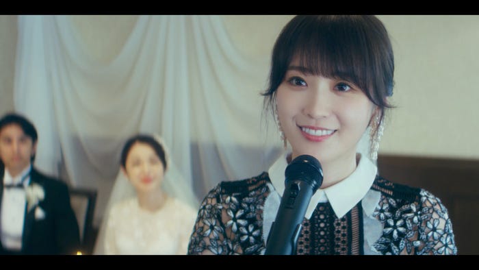 高山一実「私の色」MVより(提供写真)