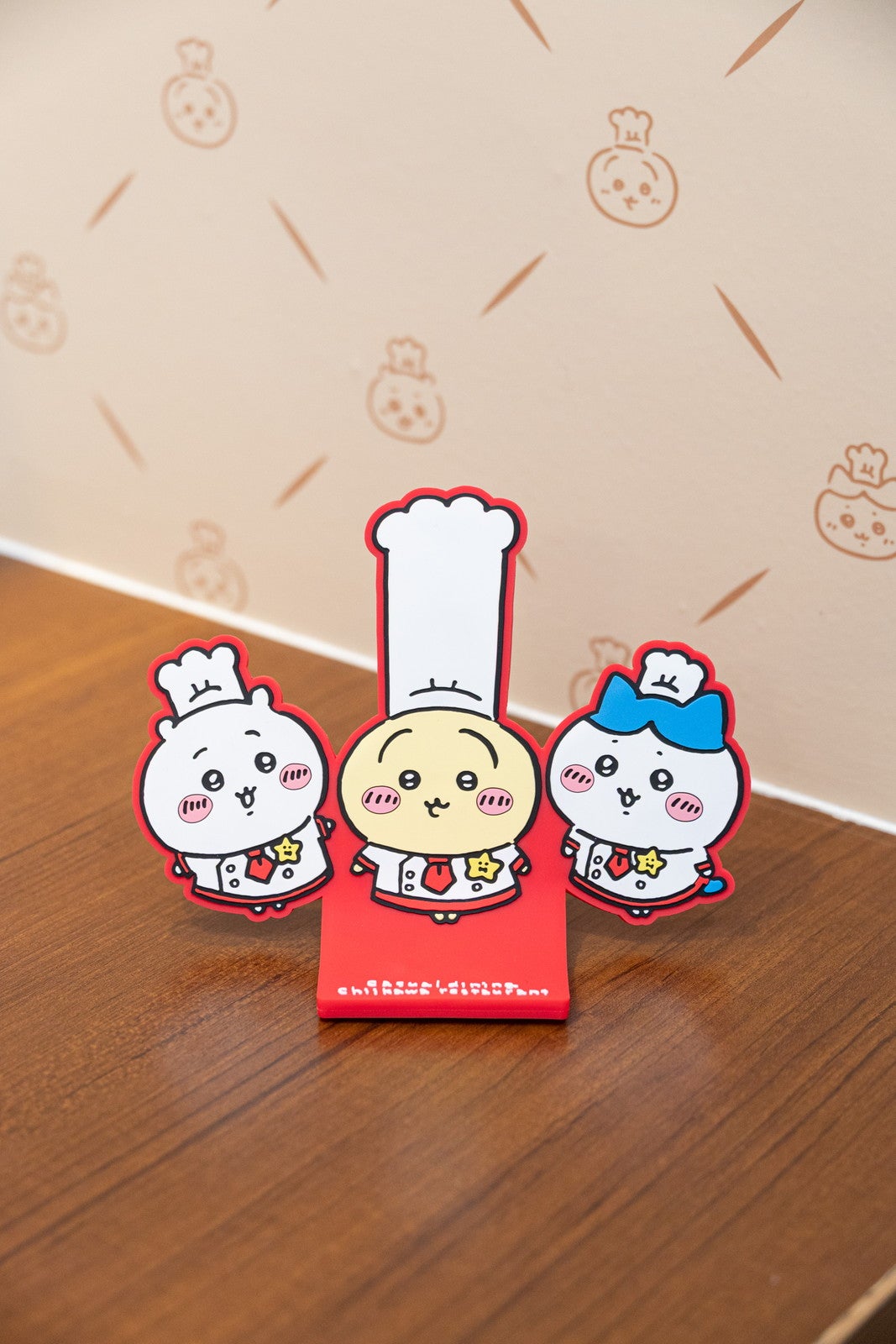 ラバースマホスタンド2,530円（C）nagano