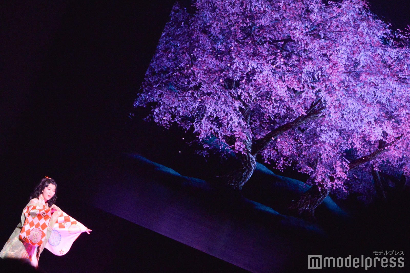 「KEREN」グランドプレミア公演の様子（C）モデルプレス