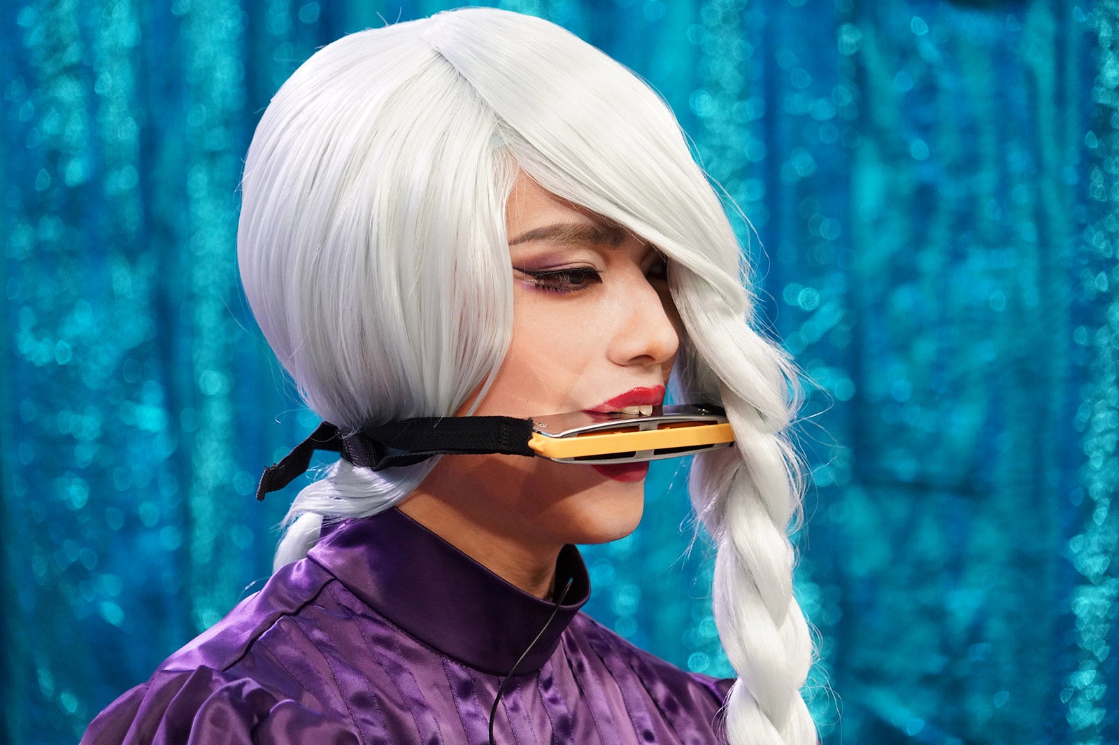 人気男性アイドルメンバー、長髪姿で「ぐるナイ」コスプレショー登場「キレイな顔」と全員釘付けに