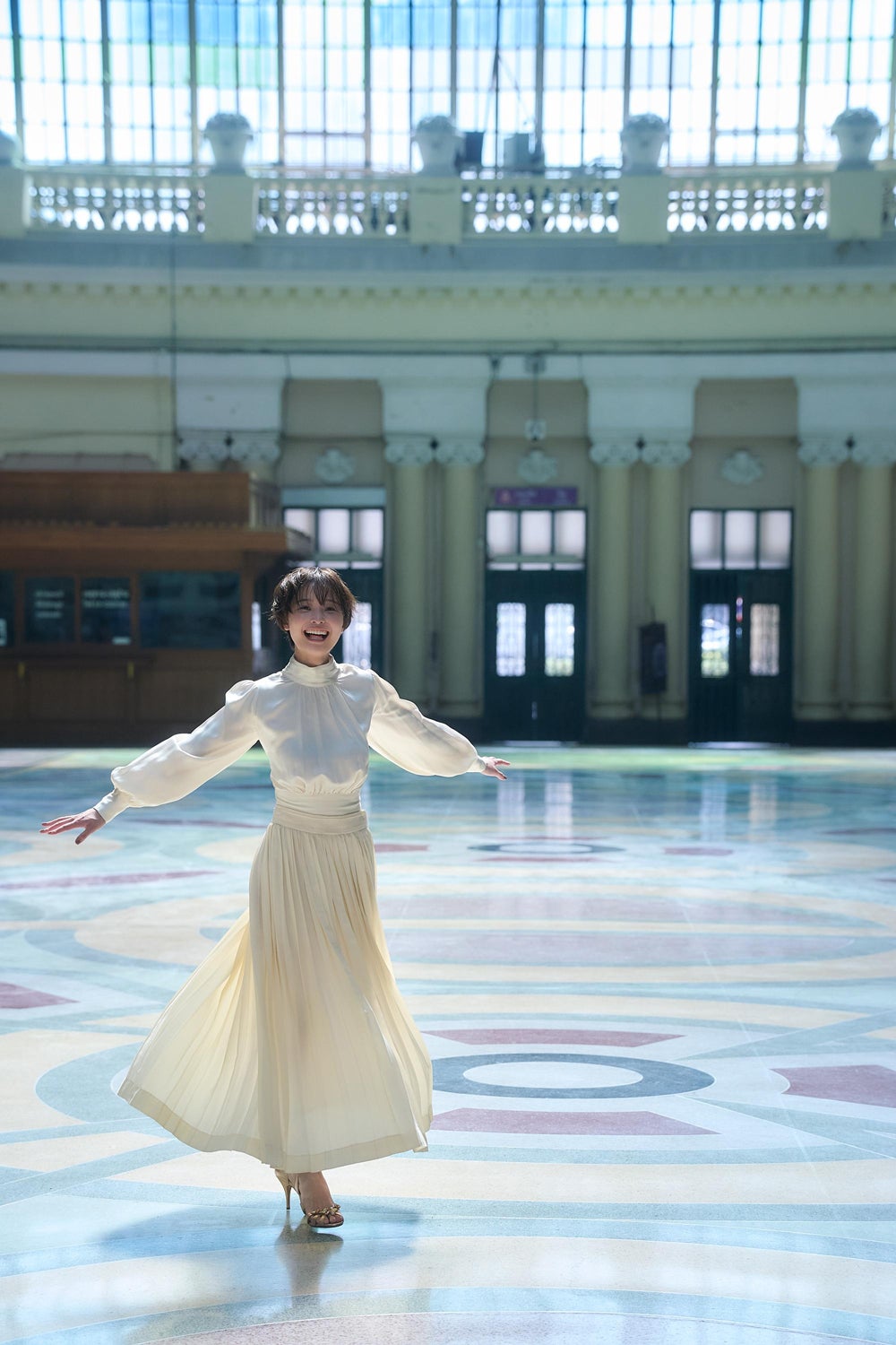 渡邊渚1st写真集「水平線」より（C）中村和孝／集英社