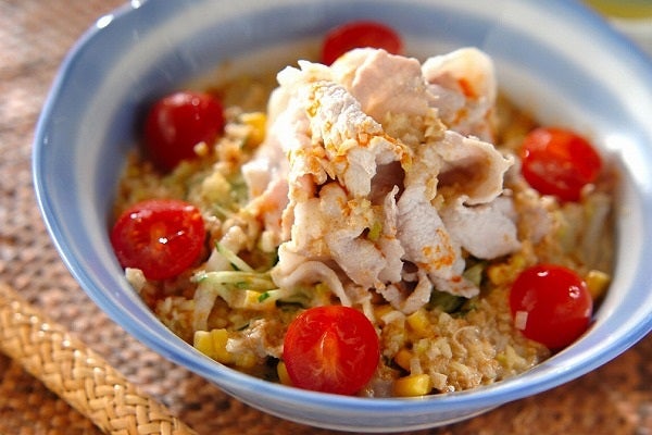 ゆで豚のゴマ酢うどん