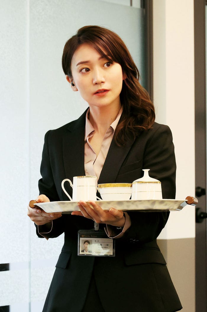 大島優子(C)2022「七人の秘書 THE MOVIE」製作委員会