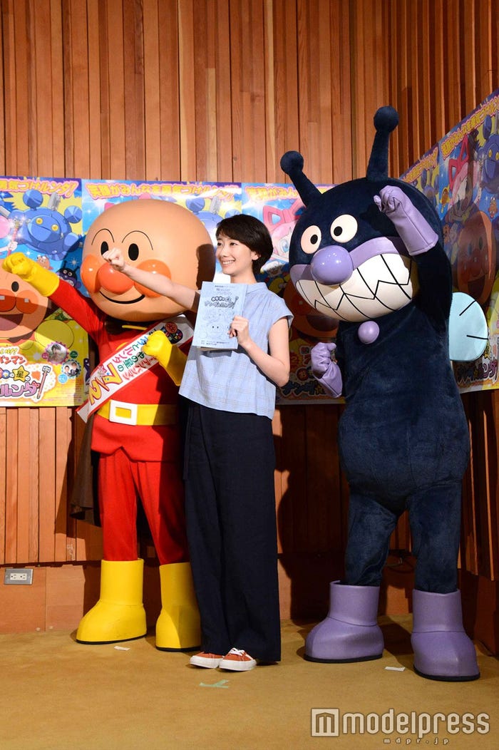 アンパンマン、波瑠、バイキンマン(C)モデルプレス