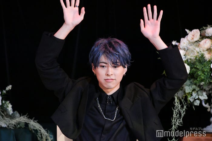 「GYAO!」にて配信された「OWV グループ結成記念生配信特番」より/佐野文哉(C)モデルプレス