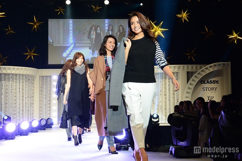 「VERY」モデルのランウェイ