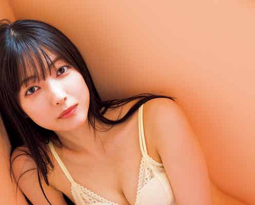 櫻坂46大園玲、ドキッとする黄色いランジェリー姿 1st写真集「半分光、半分影」発売前重版も決定