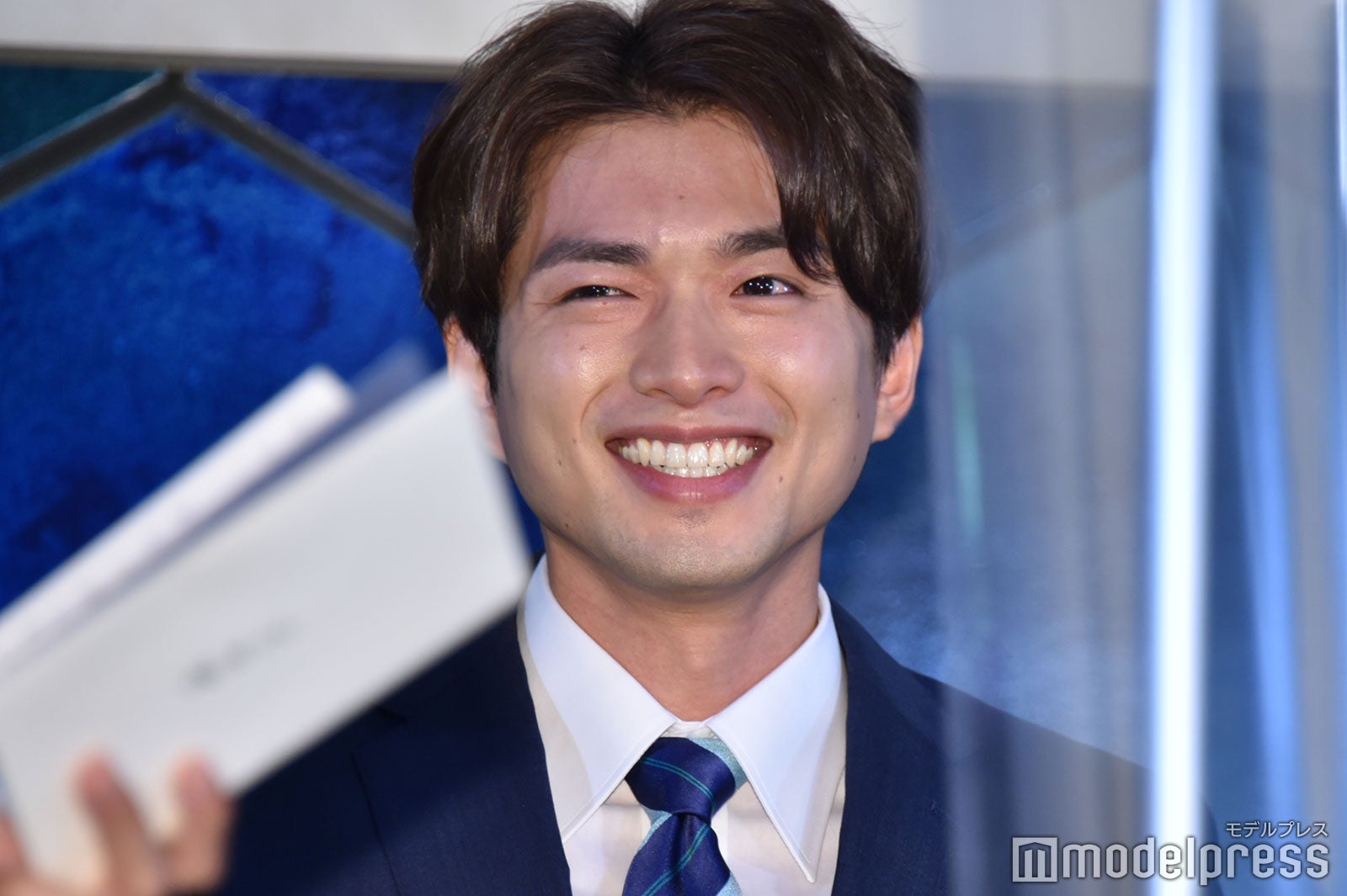 小瀧望からの真面目なメッセージに終始照れまくっていた白洲迅（C）モデルプレス