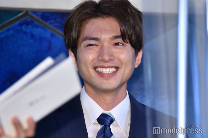 小瀧望からの真面目なメッセージに終始照れまくっていた白洲迅(C)モデルプレス