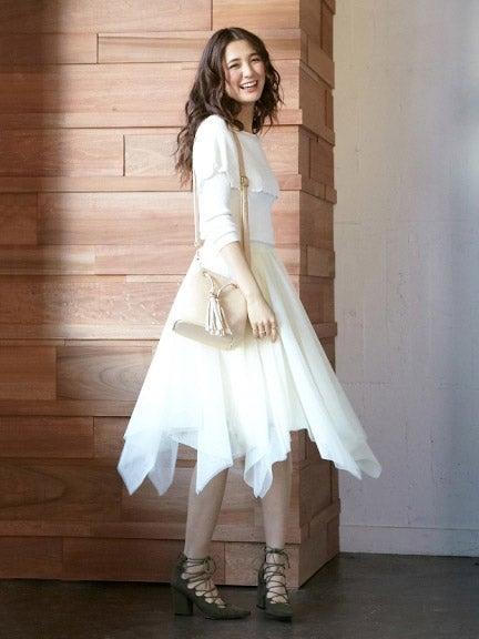 アシンメトリーソフトチュールスカート「LocoChica（ロコチーカ）」2,506円（税込）／画像提供：モバコレ