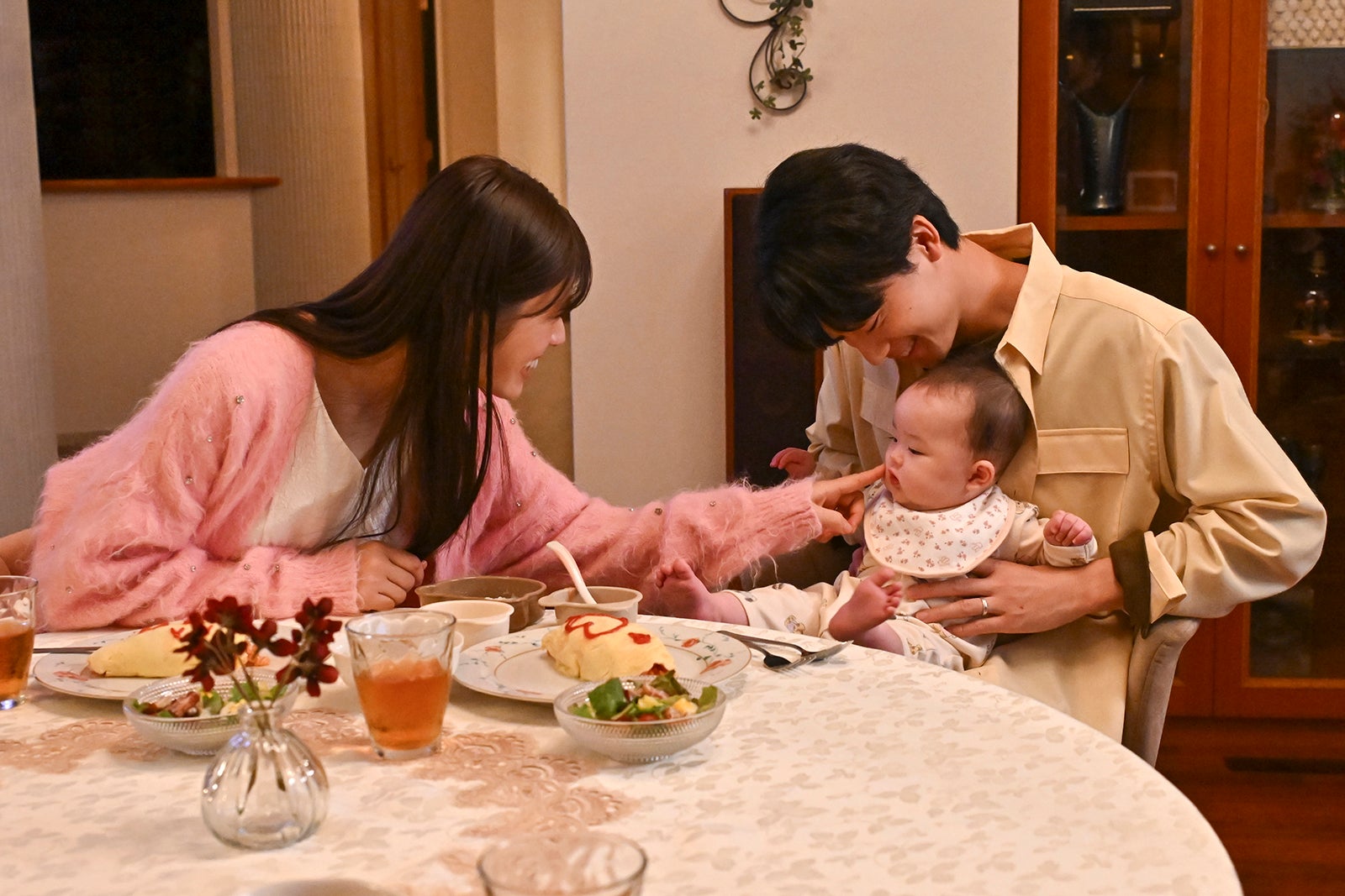 渋谷凪咲、井上祐貴「地獄の果てまで連れていく」第3話（C）「地獄の果てまで連れていく」製作委員会