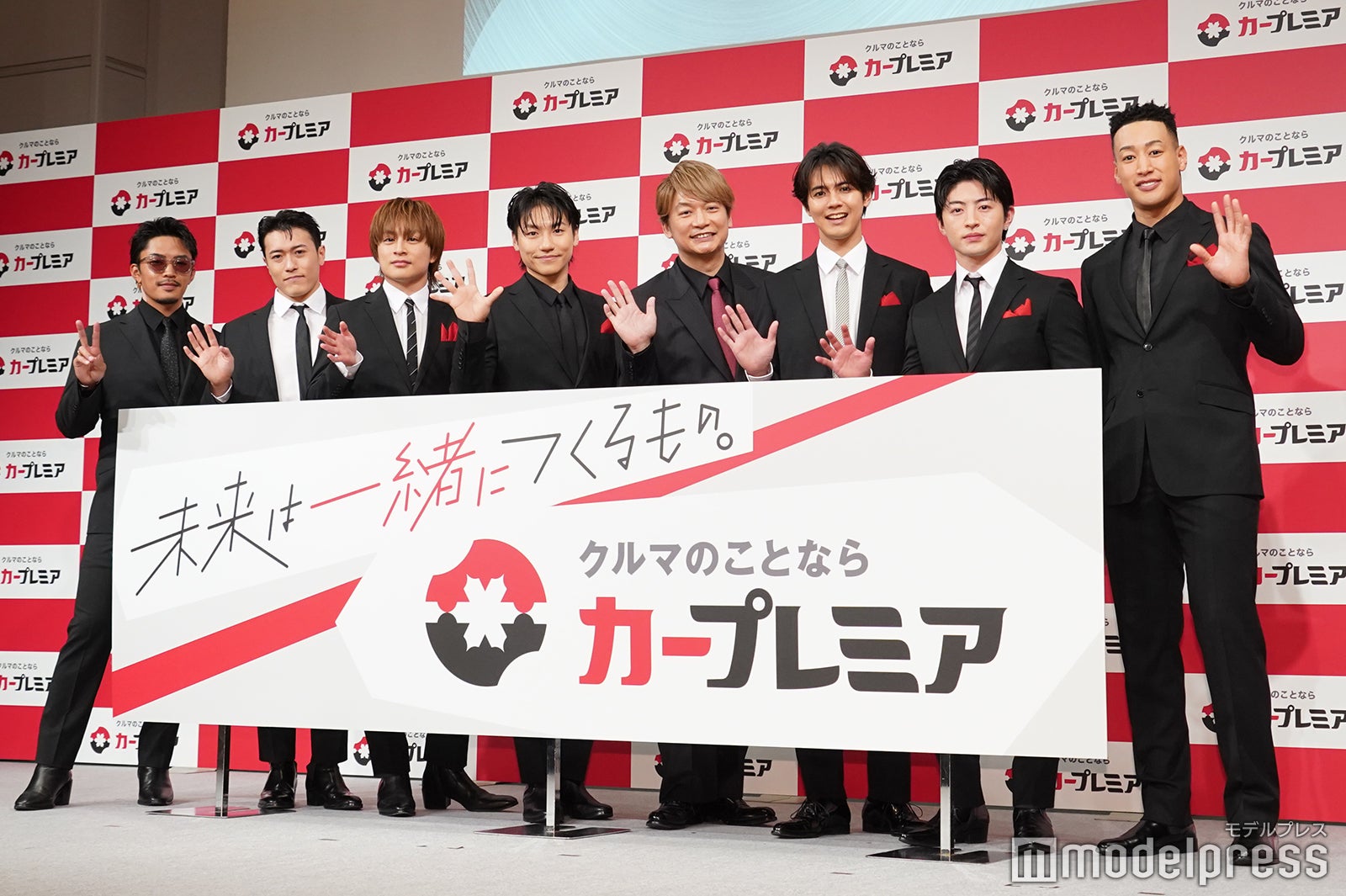 （左から）数原龍友、中務裕太、白濱亜嵐、小森隼、香取慎吾、片寄涼太、佐野玲於、関口メンディー（C）モデルプレス