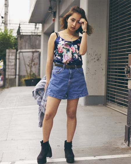 大人カジュアルな着こなし(C)TOPLOG