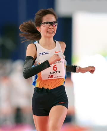 佐藤早也伽が涙の2年連続2位「悔しいが自分の中では頑張ったかな」日本人トップ 無情の2秒差・・・前年覇者チェプキルイと壮絶デッドヒートもあと一歩及ばず 名古屋ウィメンズ