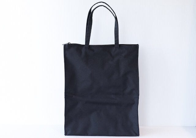 MATURIAの大人の上品マナーバッグの背面