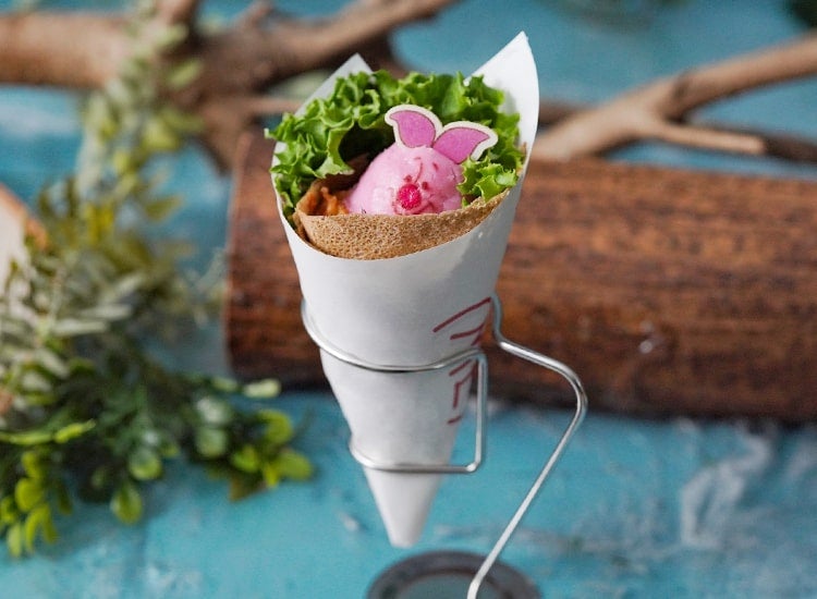 お手紙ガレットラップロール税込1,419円（C）Disney．Based on the “Winnie the Pooh” works by A．A． Milne and E．H．Shepard．