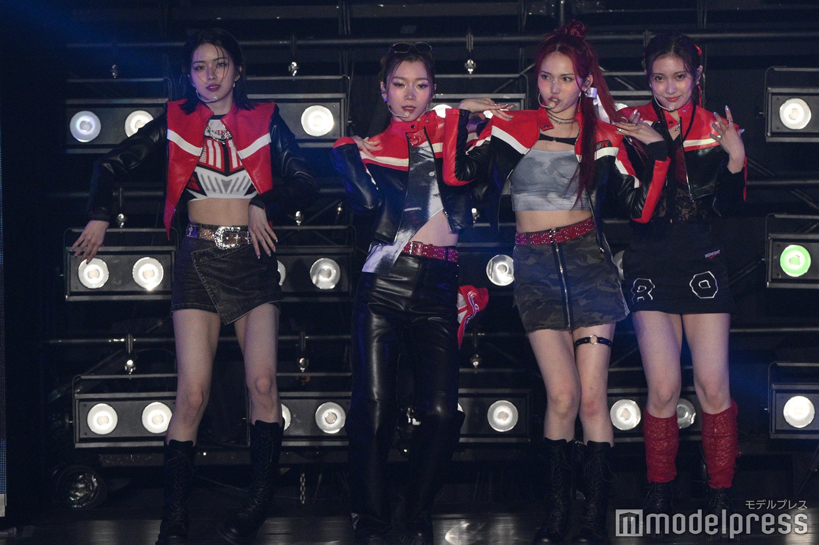 IS:SUE（C）モデルプレス