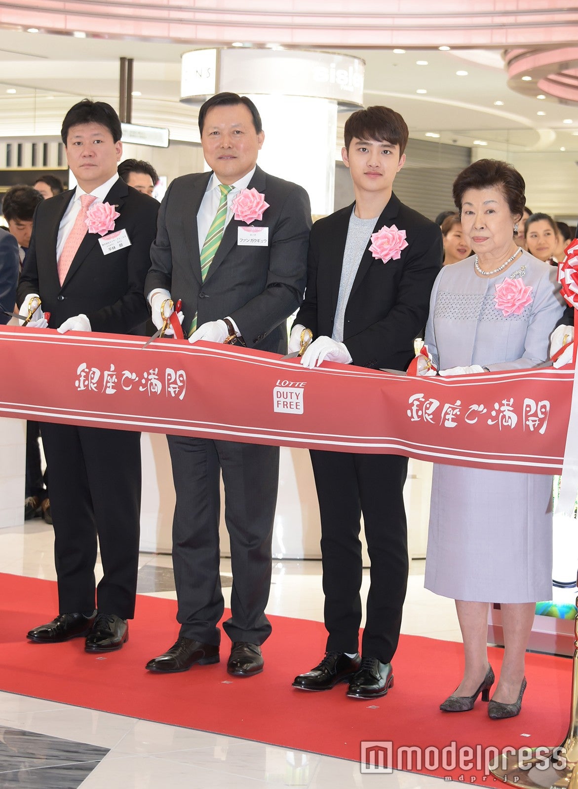「ロッテ免税店銀座」オープニングセレモニーの模様