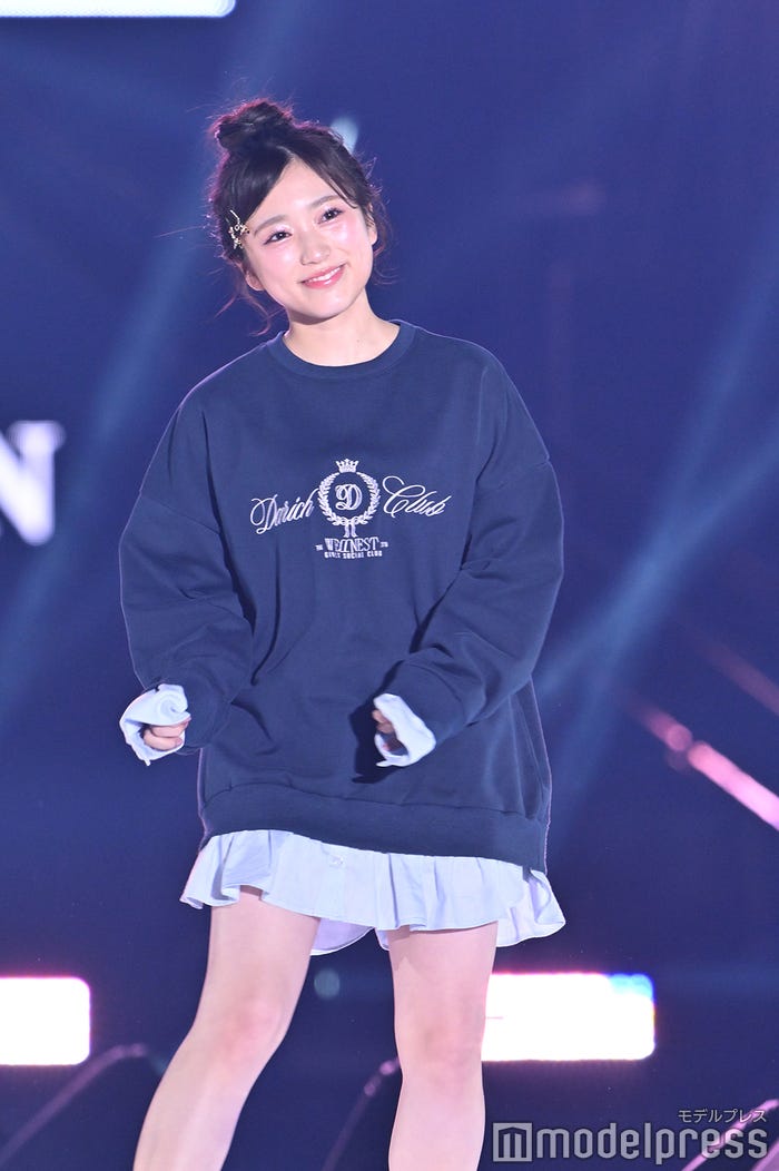 矢吹奈子(C)モデルプレス