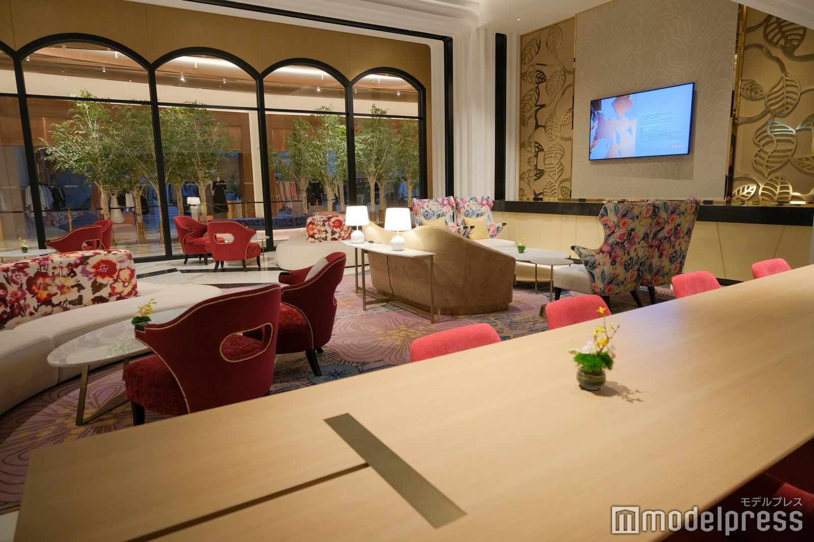 サンタワーラウンジ（C）モデルプレス