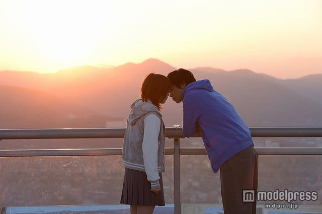 本田翼、東出昌大(C)2014映画「アオハライド」製作委員会(C)咲坂伊緒/集英社