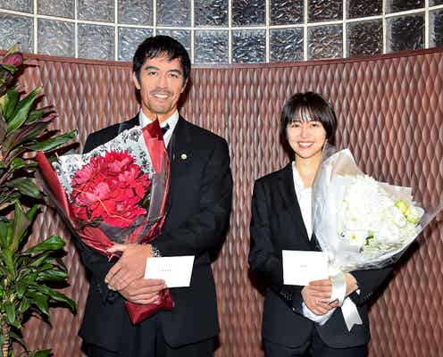 阿部寛&長澤まさみ「ドラゴン桜」クランクアップ 生徒たちがサプライズ