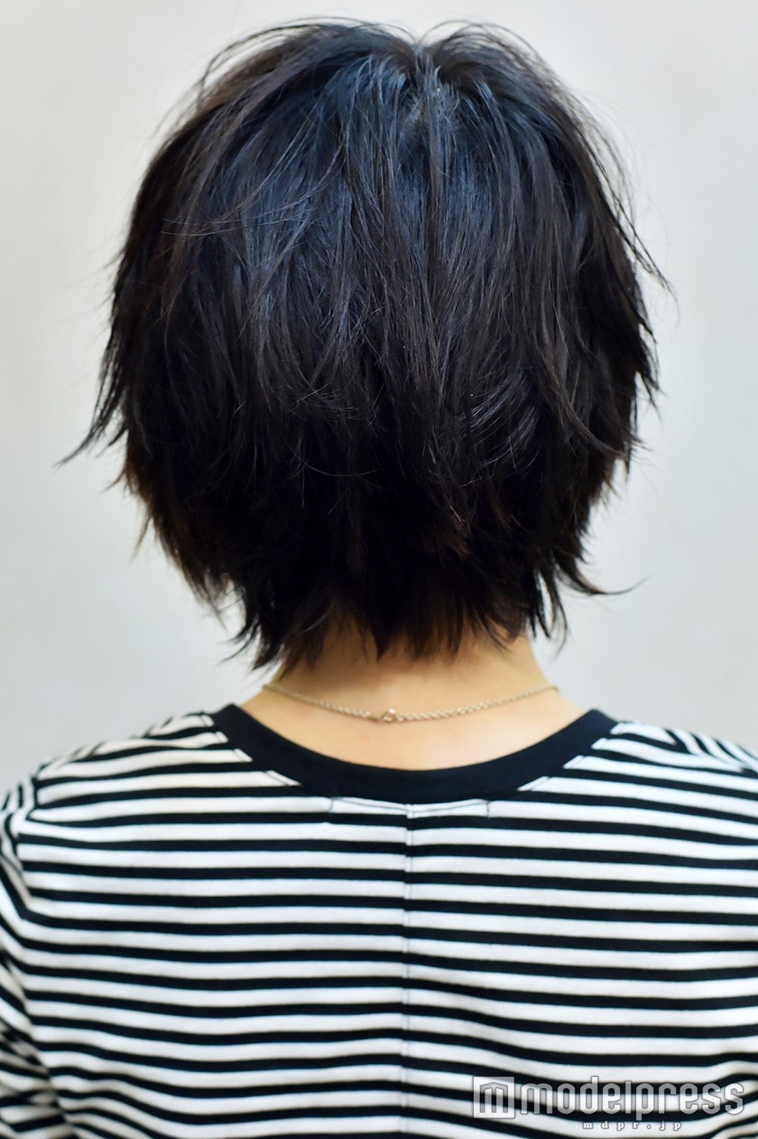 Back／山本舞香（C）モデルプレス