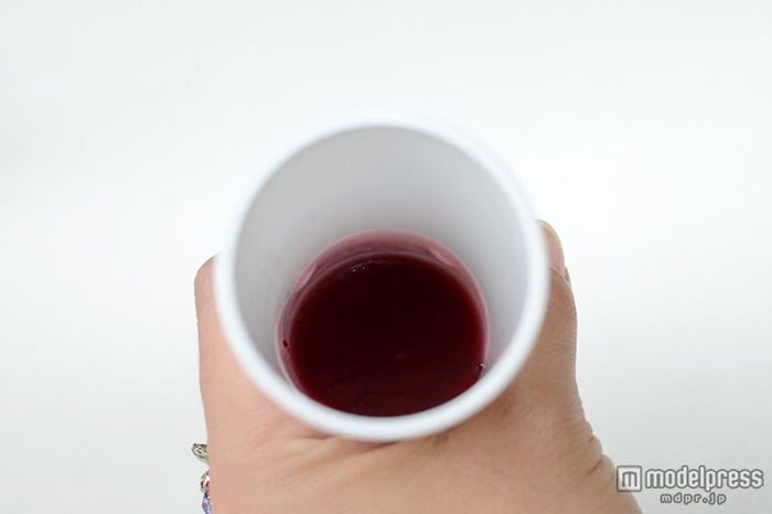 ディップは甘酸っぱいクランベリーソース