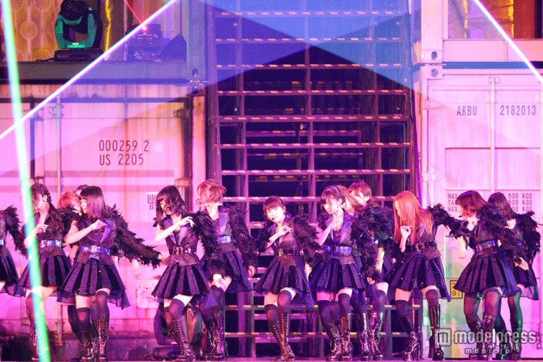 「AKB48 2013 真夏のドームツアー～まだまだ、やらなきゃいけないことがある～」ナゴヤドーム公演初日より（C）AKS