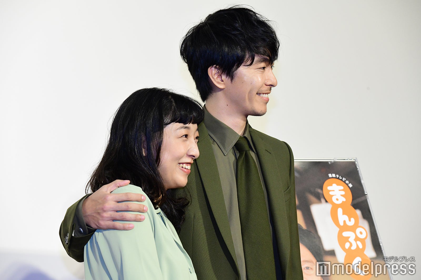 安藤サクラ、長谷川博己（C）モデルプレス