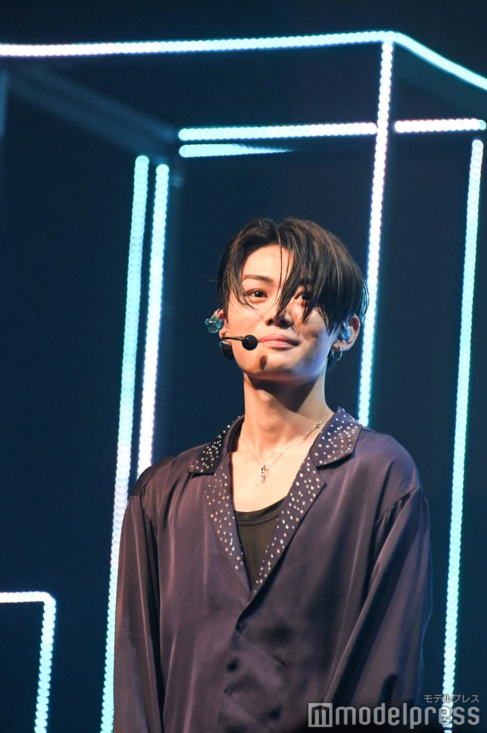 すぐに顔が赤くなってしまう鈴陽向(C)モデルプレス