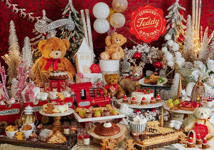 テディベア×クリスマスの心躍るスイーツビュッフェ、サンタ帽ケーキやお絵描きクッキー