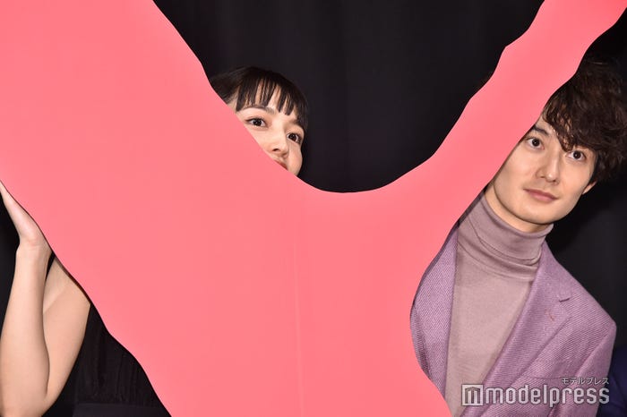 川口春奈、岡田将生 (C)モデルプレス