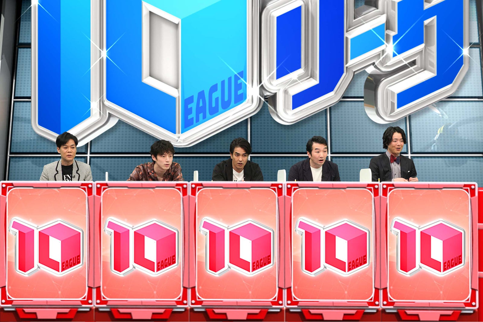 （左から）名倉潤、坂口健太郎、北村一輝、池田鉄洋、シュウペイ （C）フジテレビ