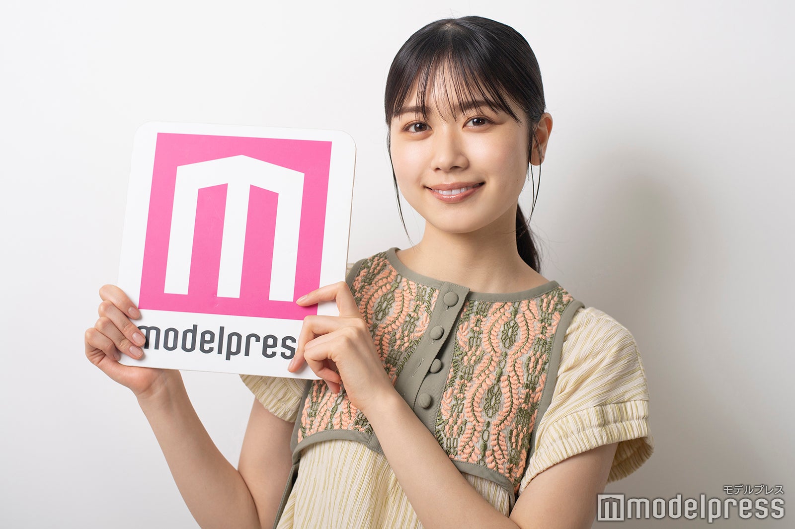 丹生明里（C）モデルプレス