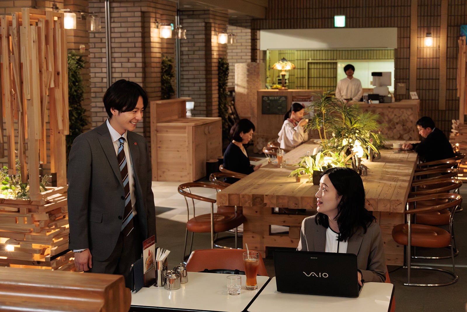 小池徹平、入山法子「DOPE 麻薬取締部特捜課」第7話（C）TBS