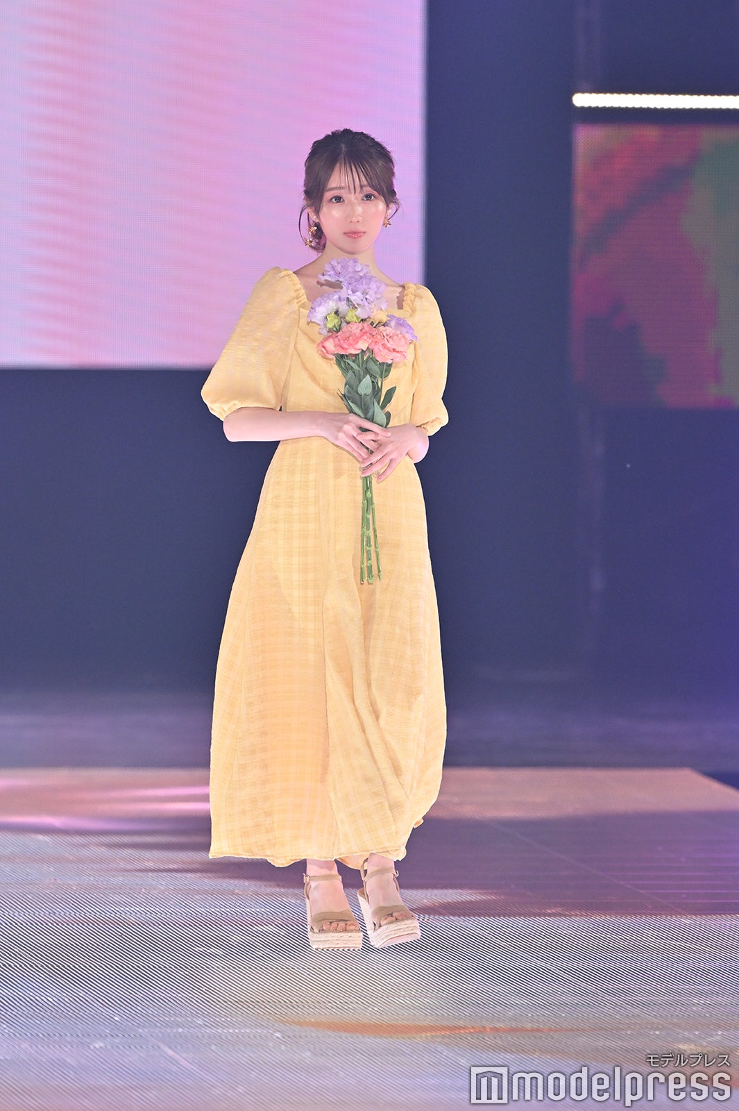 大谷映美里着用 LIP SERVICE ツイードリボンオフショルトップス ❤︎大谷映美里 コラボ❤︎titty&Co. チュールチェックミディ