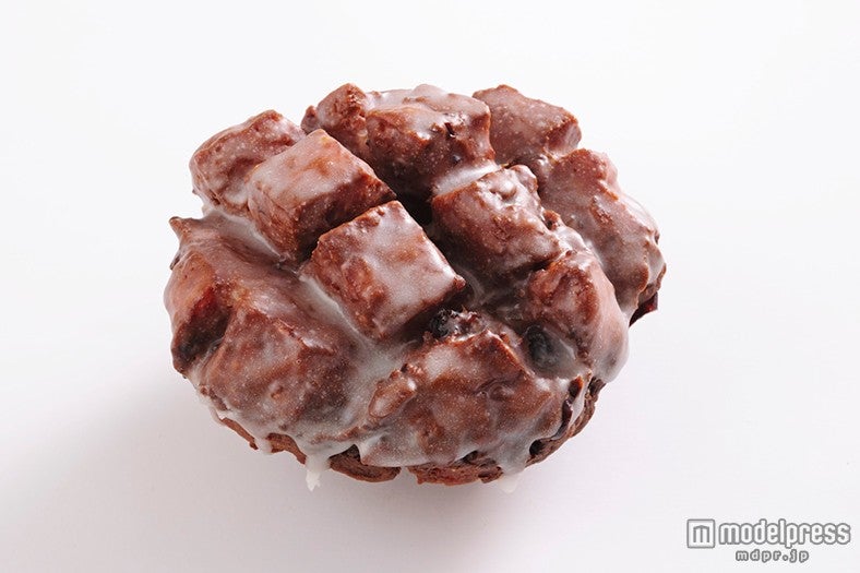 レーズンとアップルを練り込み、 アップルタイザーで仕上げた「アップル フリッター」