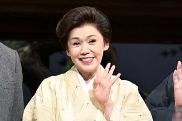 65歳 大竹しのぶ 10代役に 心で見てくれ 高橋克実 段田安則も学生服姿に挑戦 モデルプレス