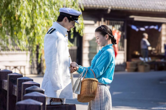 小関裕太、山本舞香(C)フジテレビ